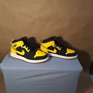 Air Jordan 1 Retro Mid PS 'New Love'